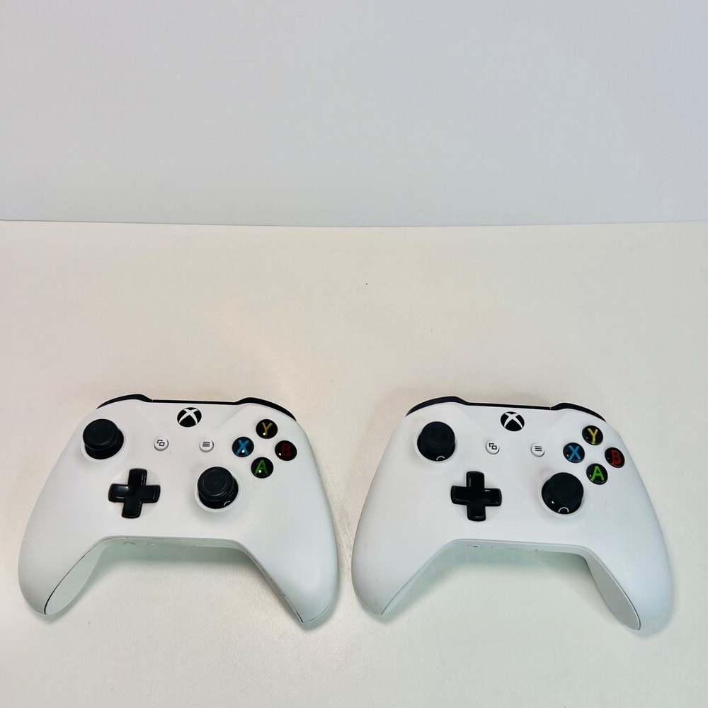 Microsoft Xbox One 1708 Wireless Controllers Lot of 2 White Tested